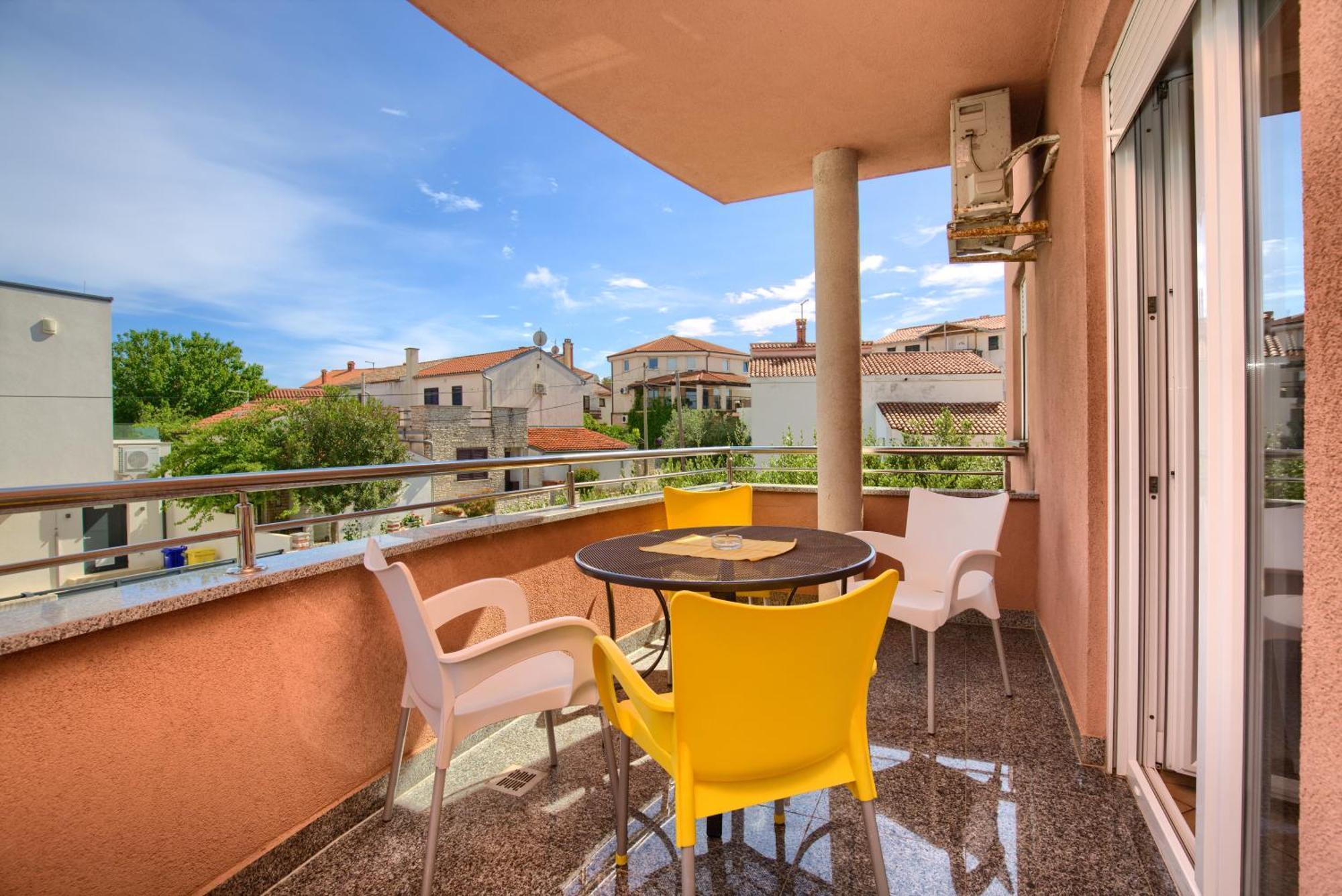 House Apartment *